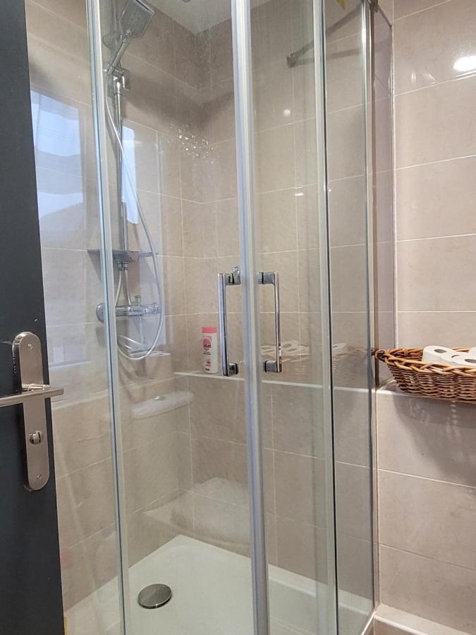 Coquet A 15mn De Paris Et 10 Mn De Stade De France, Wifi, Netflix, Apartment *