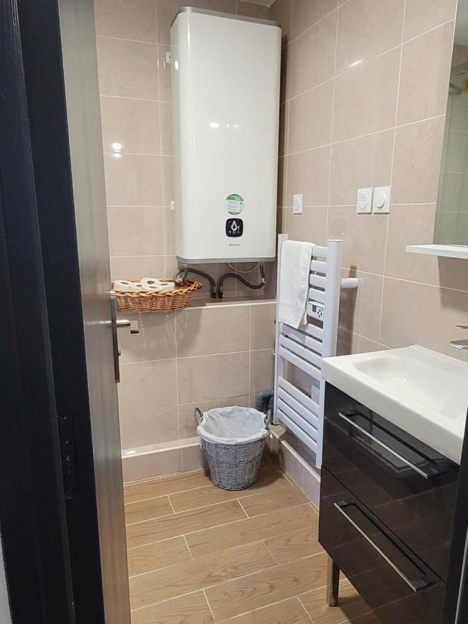 Apartment Coquet A 15mn De Paris Et 10 Mn De Stade De France, Wifi, Netflix, *