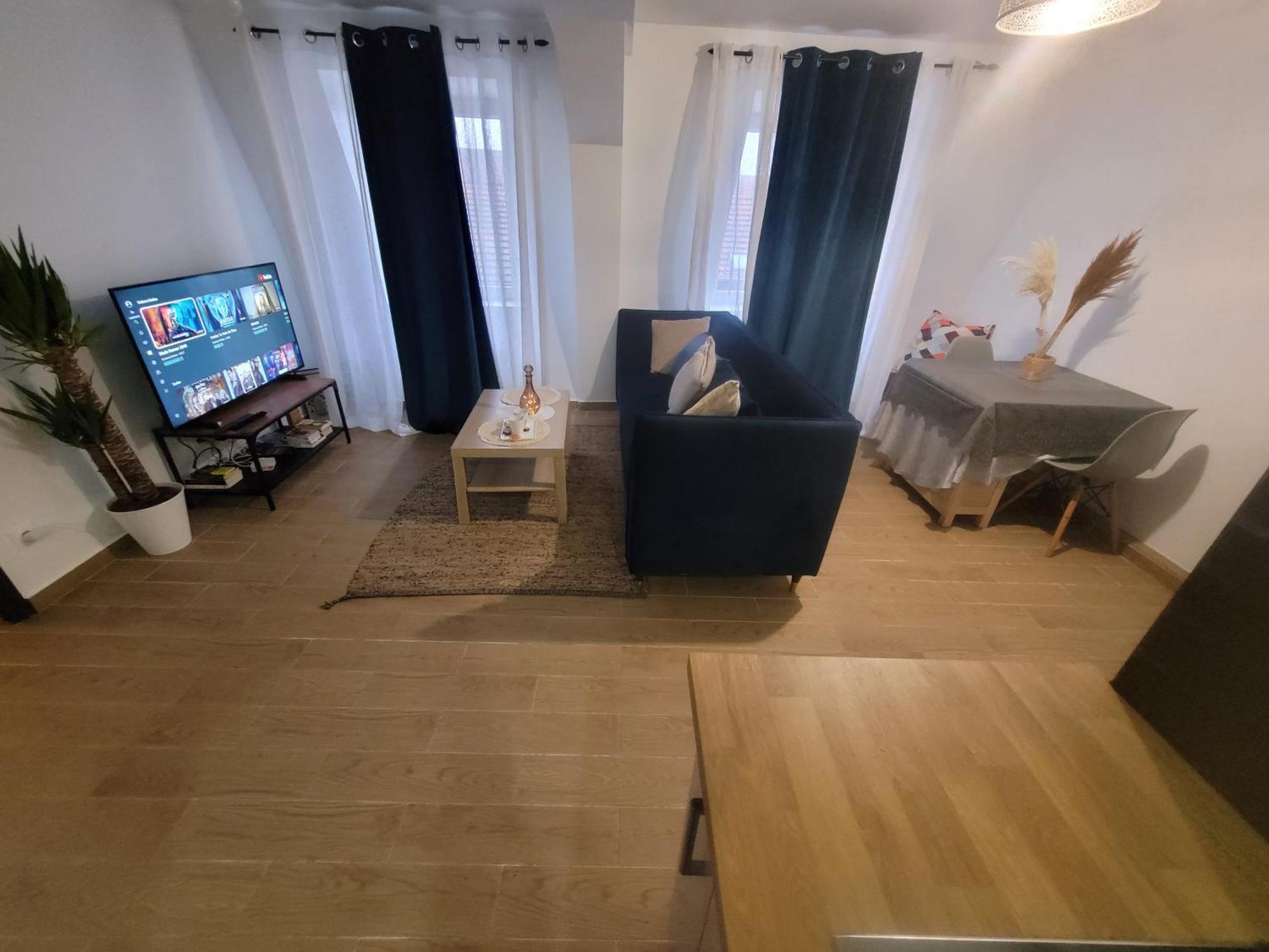 Coquet A 15mn De Paris Et 10 Mn De Stade De France, Wifi, Netflix, Apartment *
