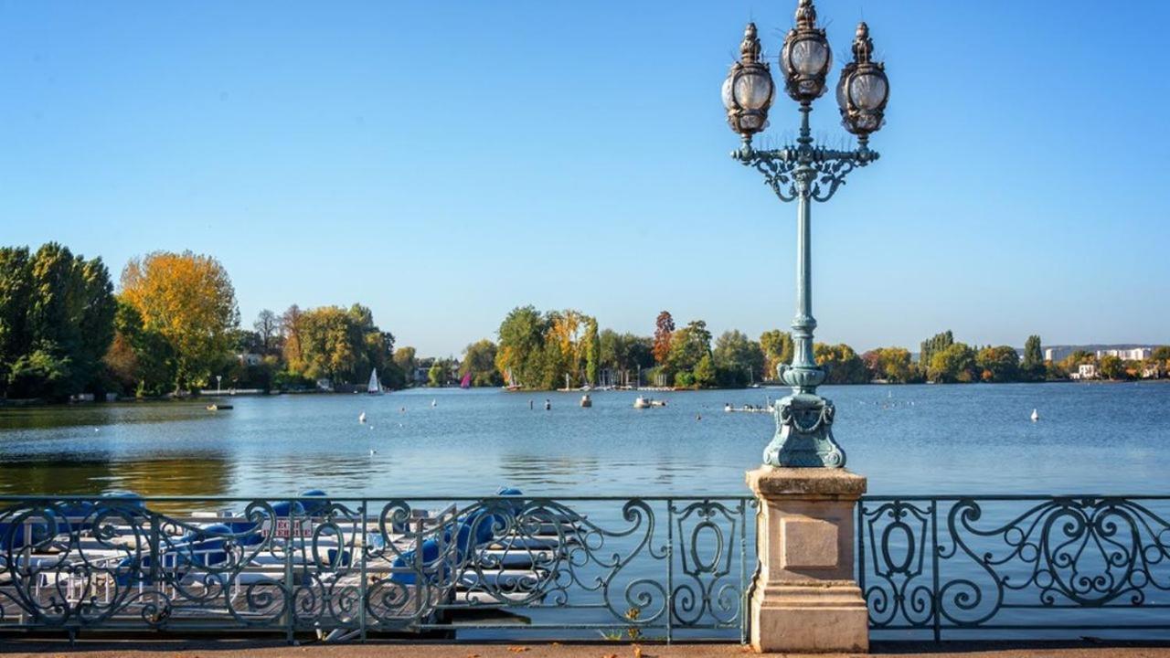 Coquet A 15mn De Paris Et 10 Mn De Stade De France, Wifi, Netflix, *