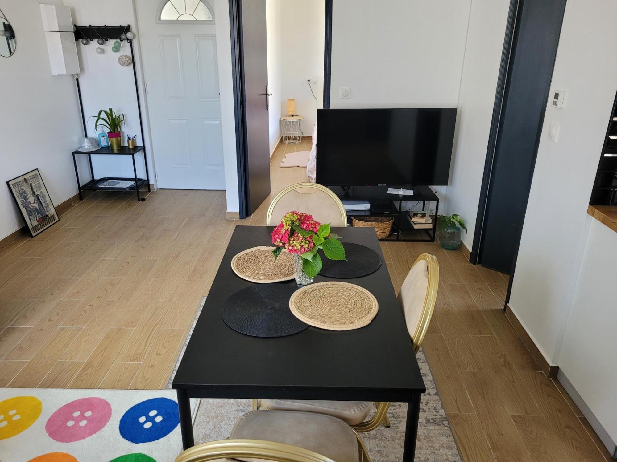 Coquet A 15mn De Paris Et 10 Mn De Stade De France, Wifi, Netflix, * Groslay