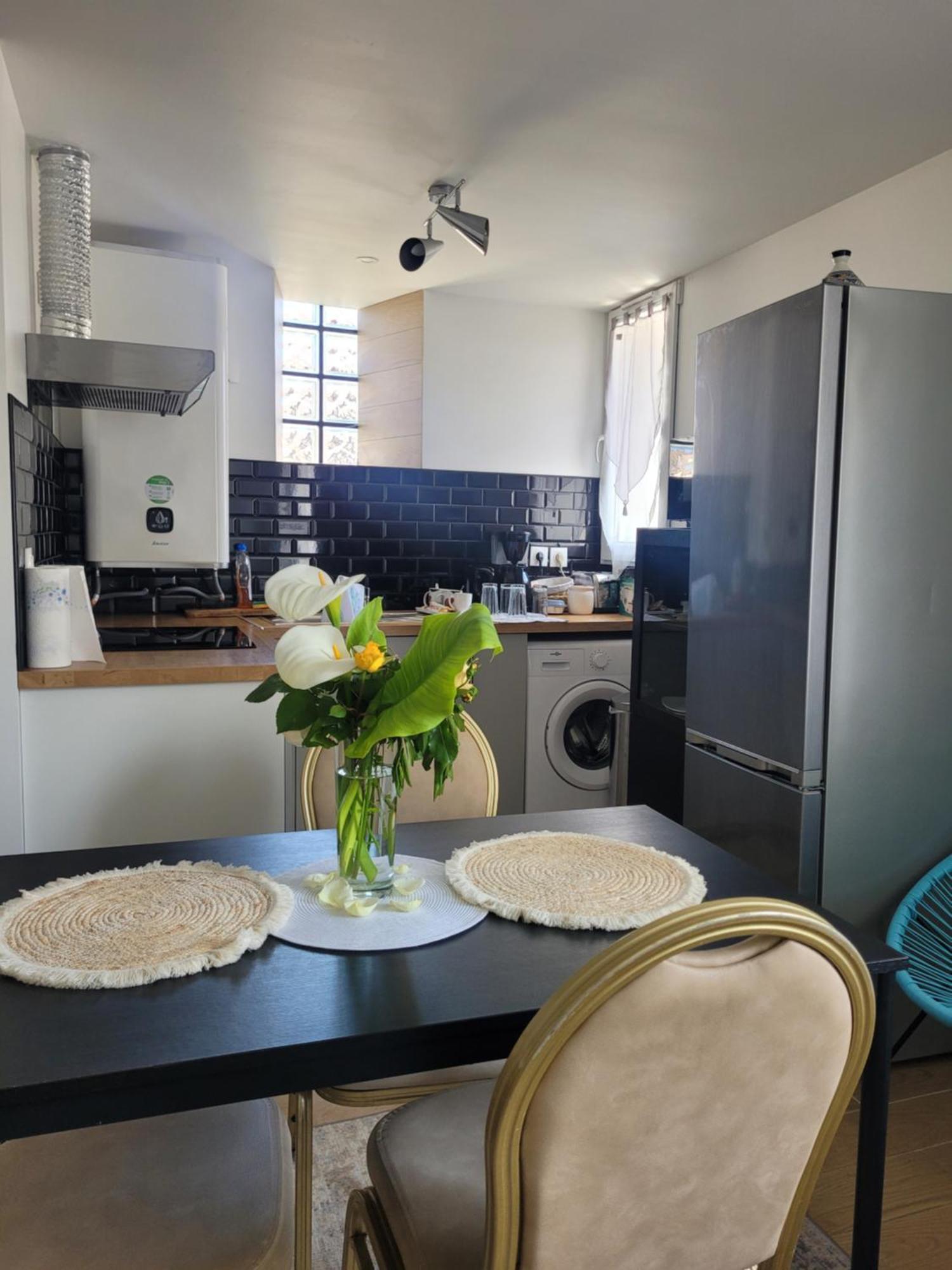 Apartment Coquet A 15mn De Paris Et 10 Mn De Stade De France, Wifi, Netflix, Groslay